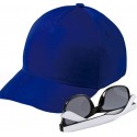 Gorra azul marino con gafas