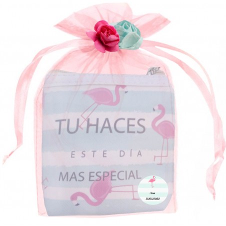 Monedero cuadrado de flamencos personalizado y presentado en bolsa con flores
