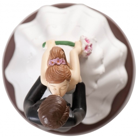 Figura novios besandose para tarta de boda