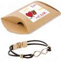 Pulsera infinito en caja kraft personalizada con adhesivo con nombre eres la mejor