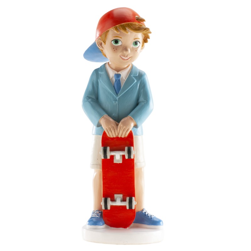 Figura de tarta niño comunión con gorra y patinete