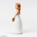 Figura de tarta niña comunión con cesto de flores