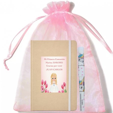 Libreta personalizada con nombre de invitada y bolígrafo en bolsa de organza