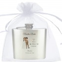 Petaca con nombre de invitado nombre de los novios fecha y frase presentada en bolsa de organza blanca personalizada