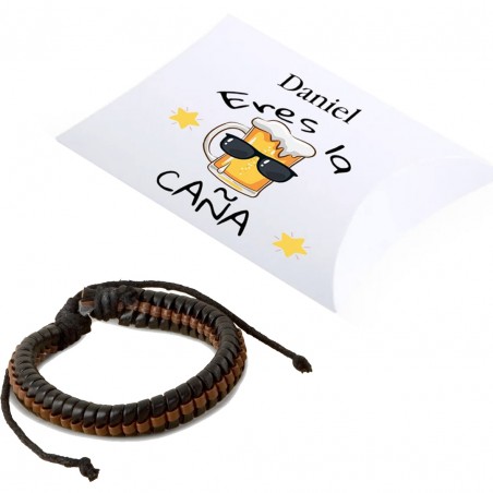 Pulsera trenzada con nombre de invitado en adhesivo personalizado y caja de regalo