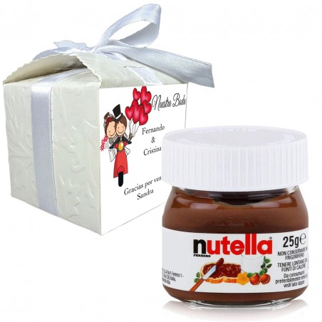 Nutella en caja de regalo personalizada con nombre de invitado y frase de agradecimiento