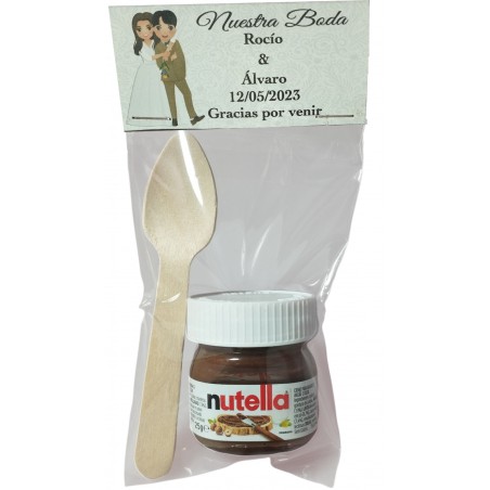 Nutella con cuchara presentada en bolsa transparente con cartón personalizado