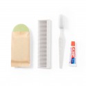 Set higiene con cepillo y pasta de dientes jabón y peine presentado en caja kraft