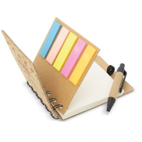 Libreta de anillas con post it y hojas más bolígrafo para escribir en sobre kraft verde y adhesivo personalizado para bodas