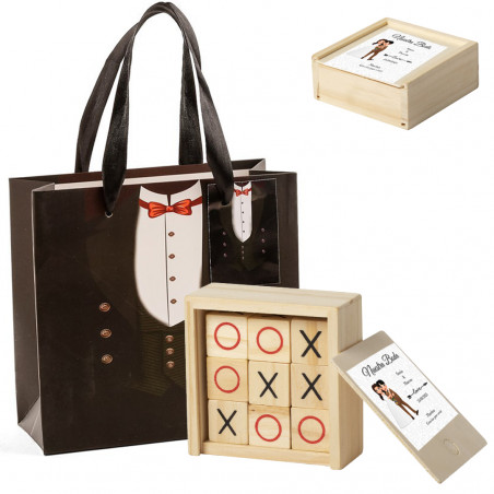 Tres en raya madera con caja personalizada con adhesivo de bodas y bolsa de regalo hombre