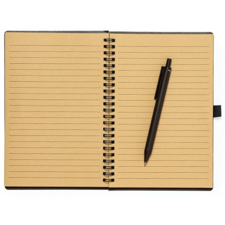 Libreta de hombre color cafe y con adhesivo personalizado con foto de bodas