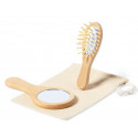 Cepillo y espejo de mano fabricado en madera con decoración con adhesivo de bebé