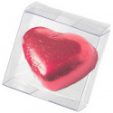 Cajita con bombones en forma de corazón y caja transparente con adhesivo personalizado