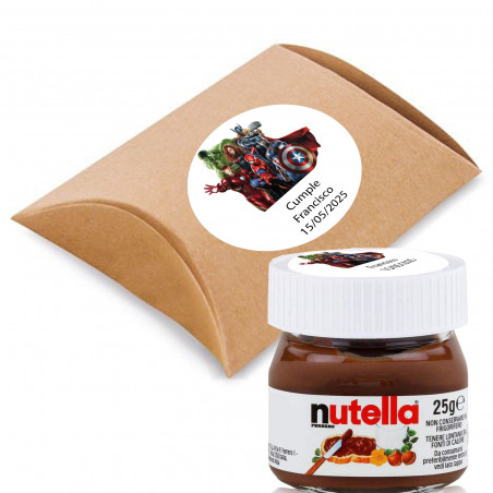 Nutella personalizada con adhesivos de superhéroes en caja de cartón