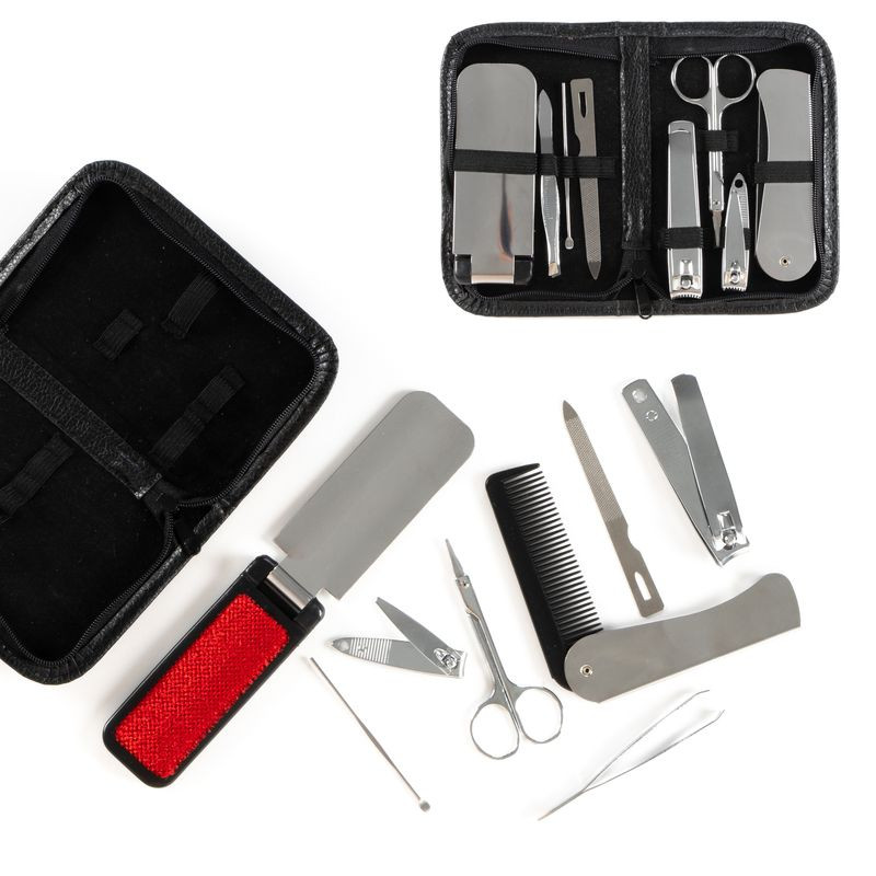 Accesorios de aseo personal en estuche negro