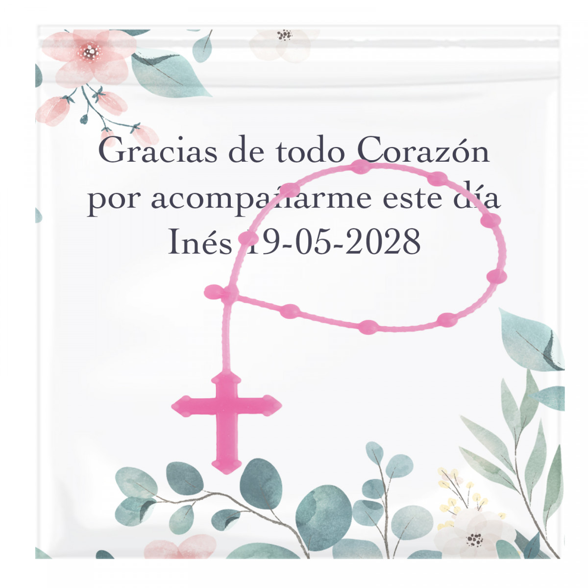 Rosario de goma color rosa presentado con tarjeta personalizada