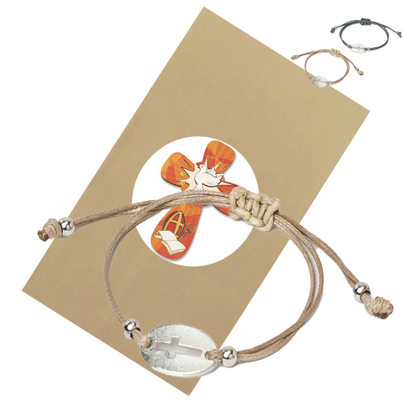 Pulsera de cordón para mujer con medalla de cruz y presentado en sobre kraft con adhesivo personalizable