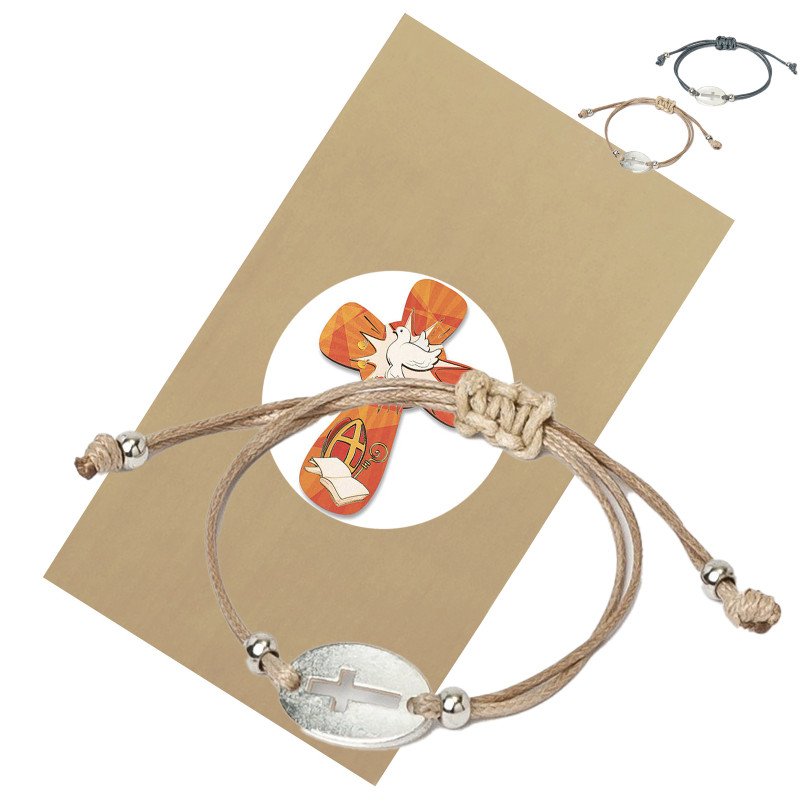Pulsera de cordón para mujer con medalla de cruz y presentado en sobre kraft con adhesivo personalizable