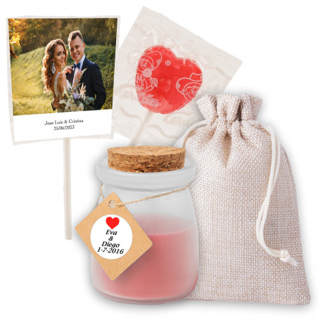 Vela y piruleta personalizadas con adhesivo en bolsa de regalo rústica para boda