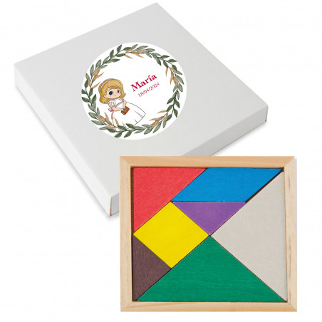 Tangram con caja de cartón y adhesivo personalizado de comunión de niña