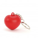 Llavero de corazón y peladillas en bolsa roja con adhesivo personalizado