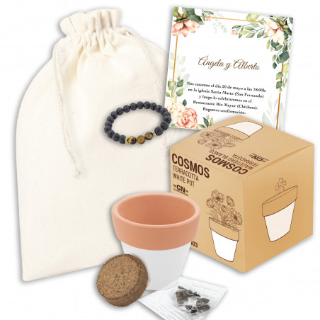 Maceta de terracota con semillas y pulsera de piedra volcánica como regalo