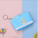 Monedero azul con diseño de Sumikko Gurashi, encantador y funcional para uso diario