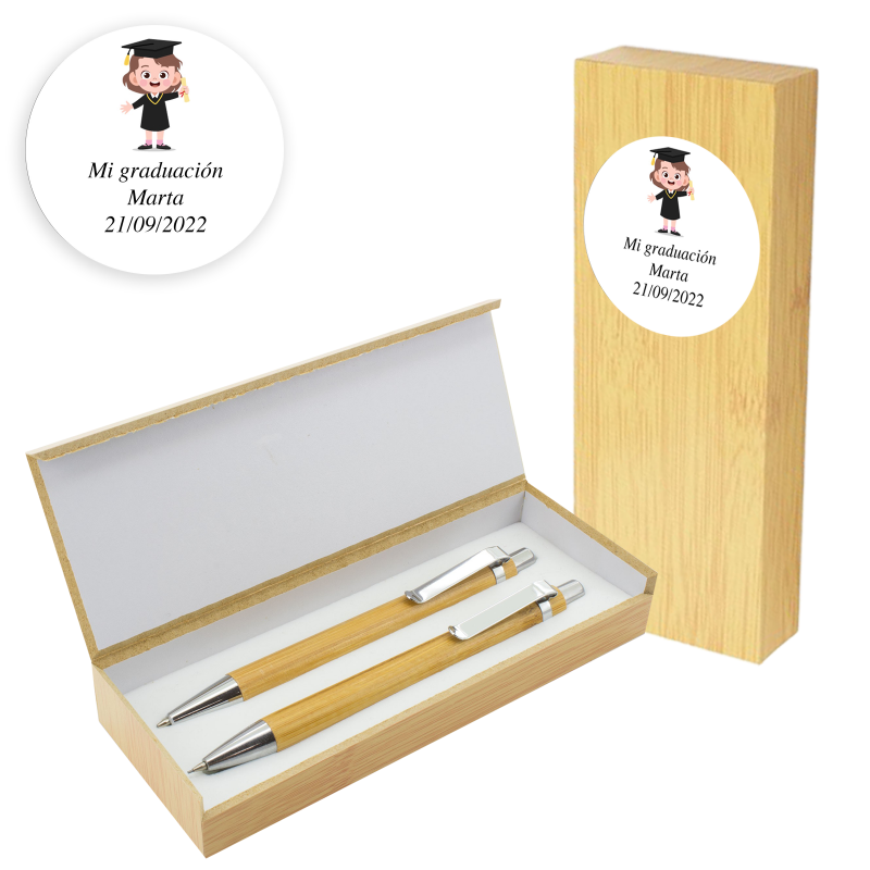 Bolígrafo y portaminas de bambú en estuche con adhesivo personalizado para graduación chica