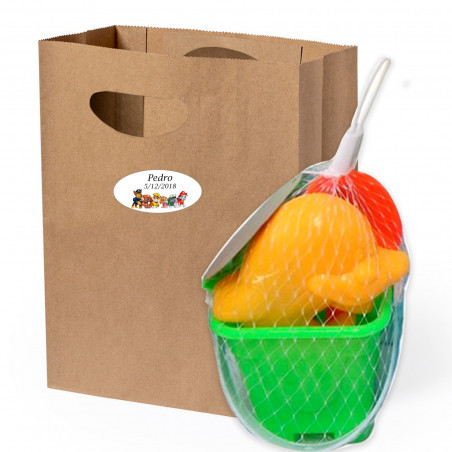 Cubo de playa con accesorios para niños en bolsa con adhesivo personalizado para detalles guarderías