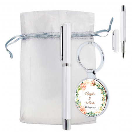 Llavero personalizado y boli en bolsa de organza para detalles