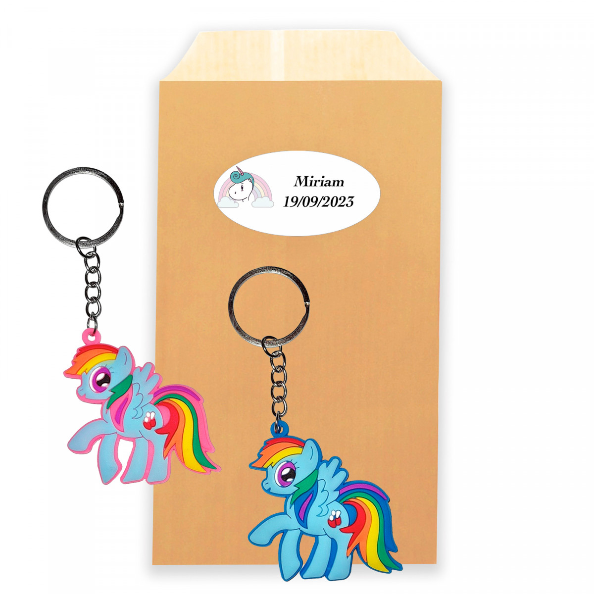 Llavero pony de colores en sobre kraft personalizado para detalles