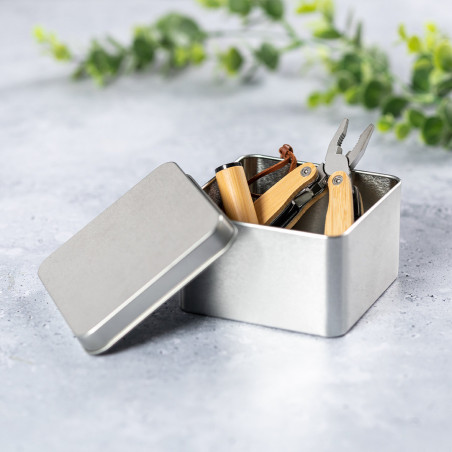 Caja de presentación metálica plateada cuadrada