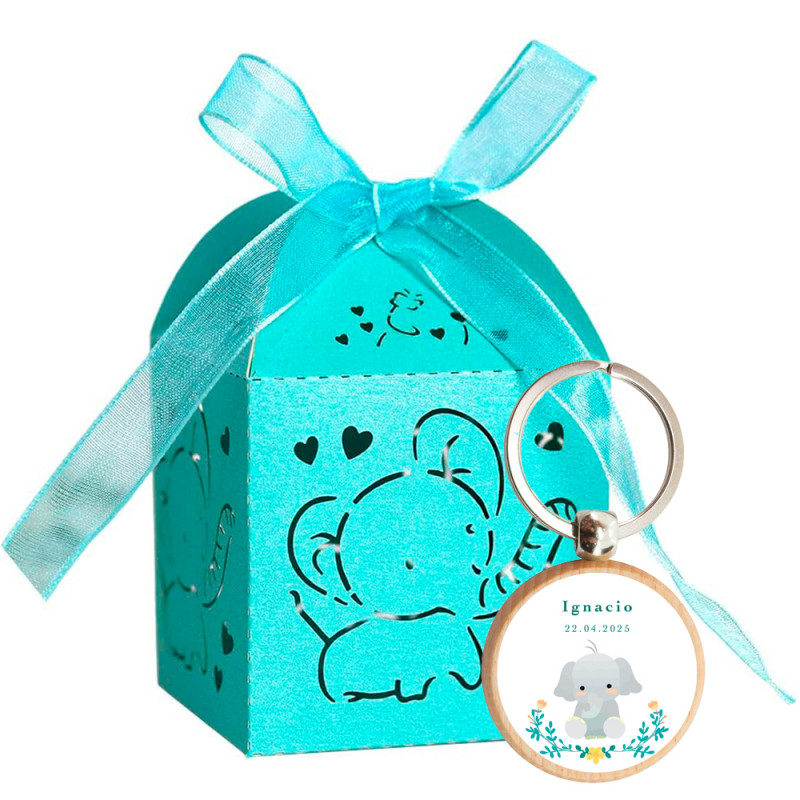 Llavero de madera con adhesivo diseño elefante presentado en elegante caja para detalles bautizos
