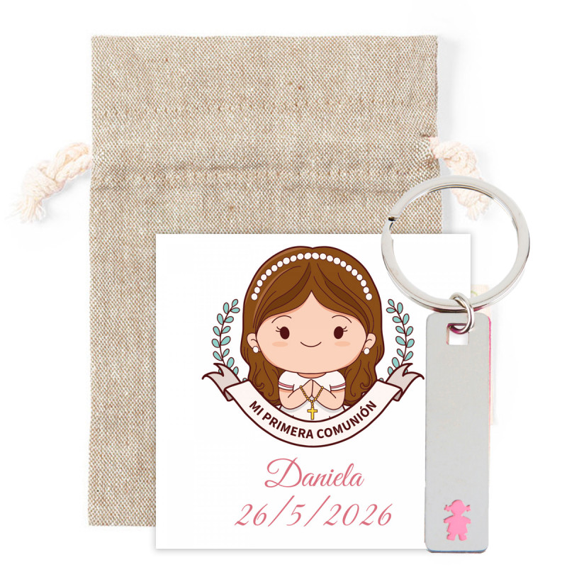 Llavero metálico niña en bolsa de tela natural con tarjeta recordatorio primera comunión personalizada para detalles invitados