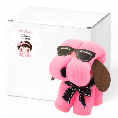 Toalla rosa forma de perro en caja personalizada con adhesivo de bautizo de niña