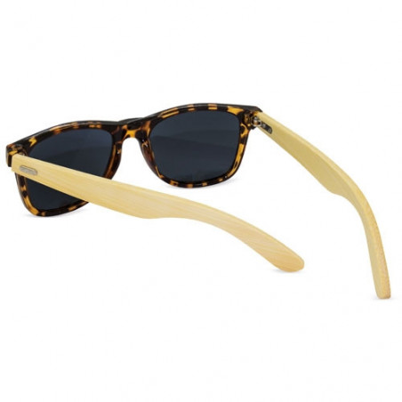 Gafas de sol carey y bambú en funda de tela personalizada y tarjeta recordatorio para Bodas