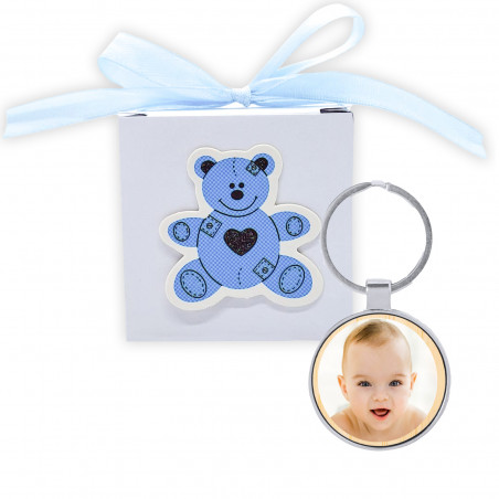 Llavero metálico con foto personalizable en caja azul decorativa para detalles de bautizo