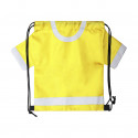 Mochila saco en forma de camiseta y bidón amarillo para bebida con adhesivo para amigos