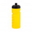 Mochila saco en forma de camiseta y bidón amarillo para bebida con adhesivo para amigos