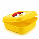 Fiambrera amarilla con adhesivo pokemon y golosinas para fiestas infantiles