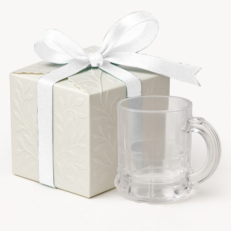 Chupito en forma de jarra de cerveza en cajita de cartón con lazo