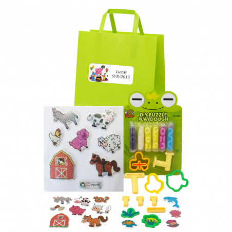 Plastilina de colores con herramientas y pegatinas en bolsa con adhesivo de cumpleaños de pocoyó