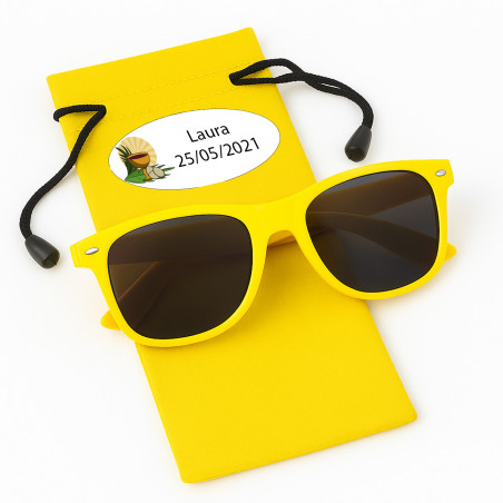 Gafas de sol unisex en funda amarilla y pegatina de comunión personalizada