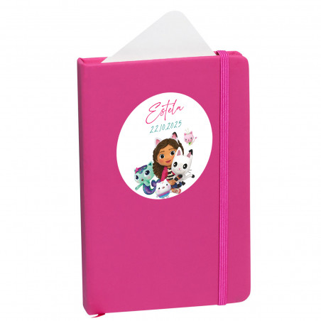 Libreta fucsia personalizada con adhesivo de gabby de 5cm