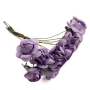 Jabones con forma de flor en cajita de corazón decorados con flores