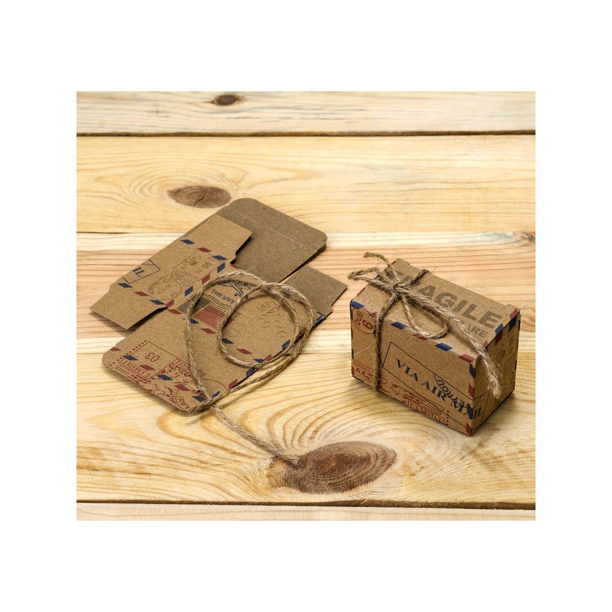 Caja air mail con cordón rústico