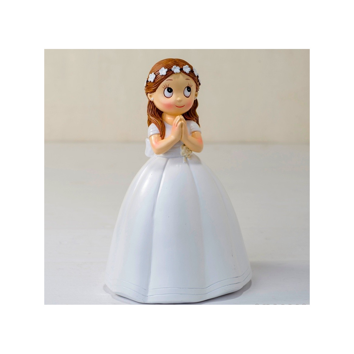 Figura de tarta para niña comunión con vestido largo y corona